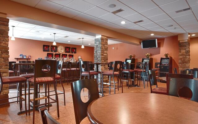 Crandon Inn and Suites