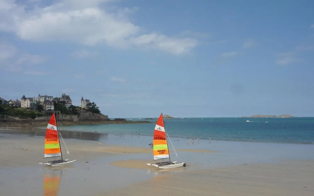 Quiet Duplex Apartment in St Briac sur Mer