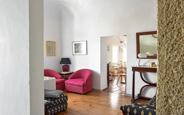 The Noble House Suites & Apartments