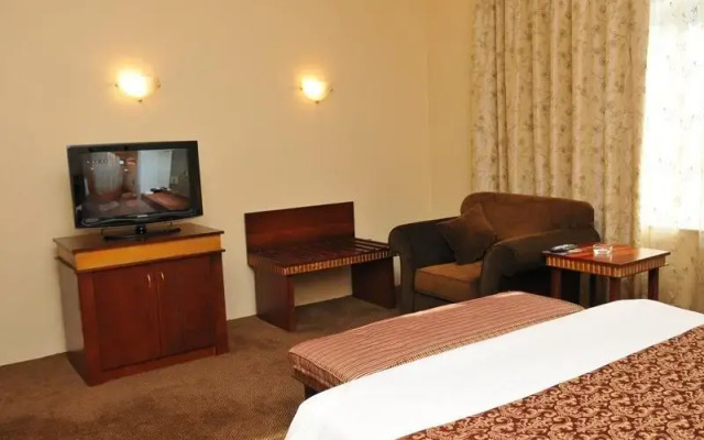 Cassells Hotel Apartments Deluxe