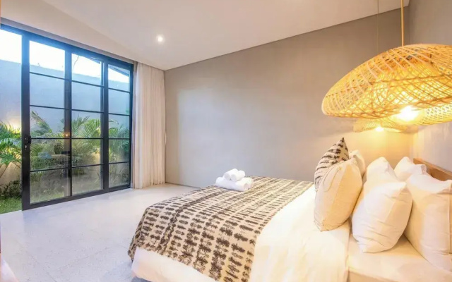 Bohemian Lush 5BR Retreat, 5 Mins to Bingin Beach