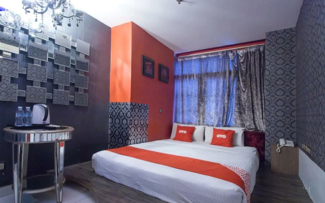 Max Star Hotel - Backpackers