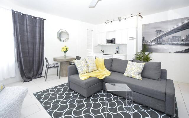 Sunrise Court Apartments