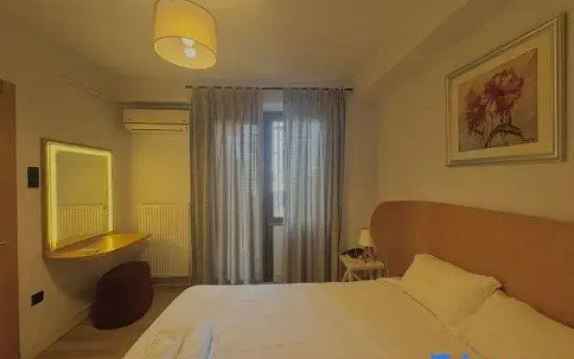 Taksim Square—1BR Deluxe Suite 05