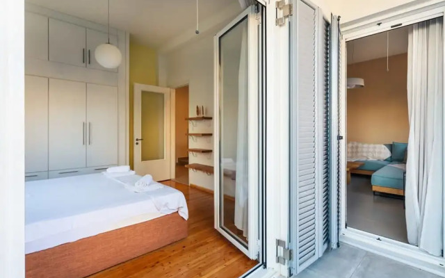 Upscale Modern Escape in the Historic Center