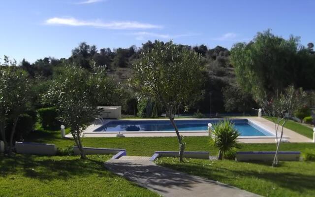 Countryside Villa with Jacuzzi and Pool