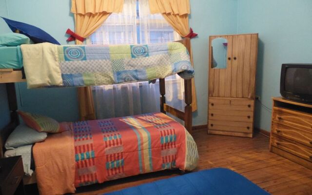 Hostal Tricontinental