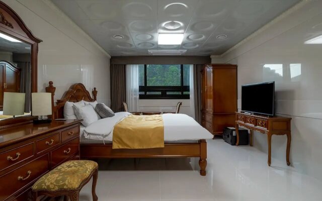 Taebaek Hotel