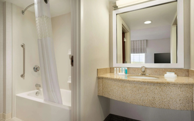 Hampton Inn & Suites Newport/Middletown