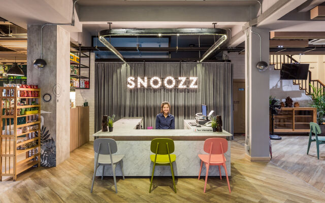 Snoozz Hotel - Hostel