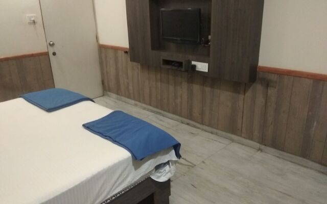 JK Rooms 111 Hotel Shivala