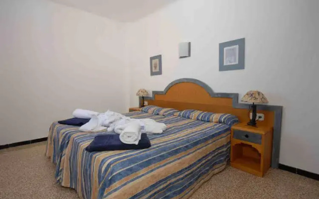 Naixent Apartments