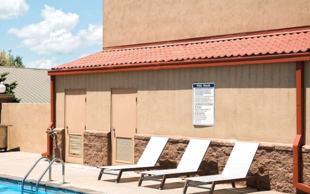 Griffin Inn and Suites