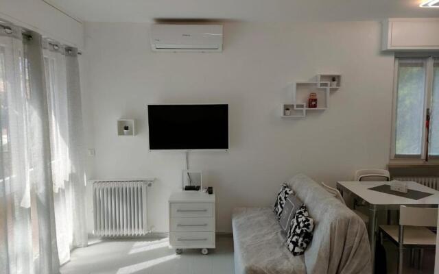 Appartamento Mirabell, FRONTE SPIAGGIA, VISTA MARE CON PARCHEGGIO