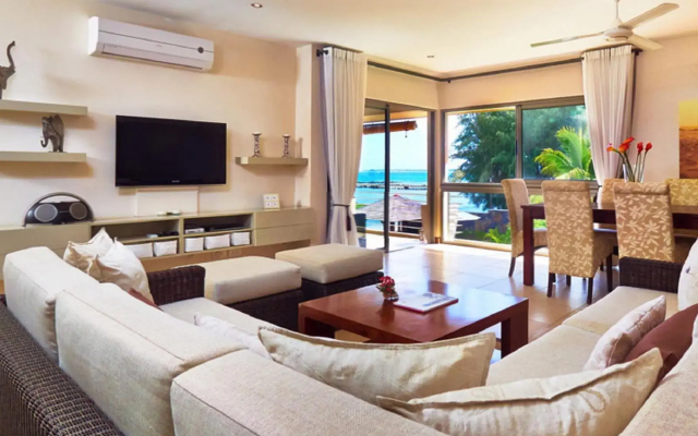 Bon Azur Beachfront Suites & Penthouses with LOV