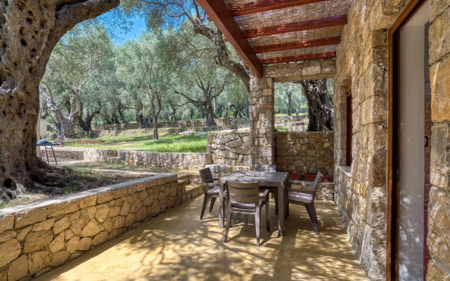 Stonehouse in Olives