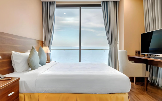 Yarra Ocean Suites Danang