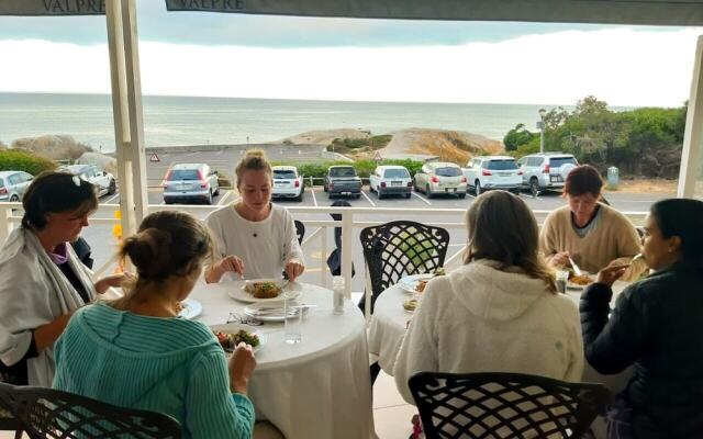 Boulders Beach Hotel, Cafe and Curio