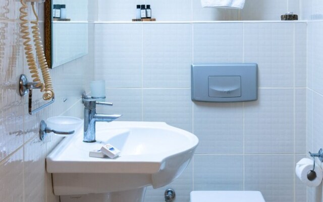 Fi̇la Otel Ayvalik