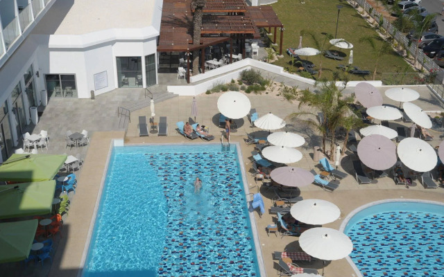 Vassos Nissi Plage Hotel & Spa