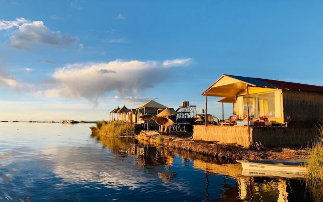 Uros Titicaca Lodge