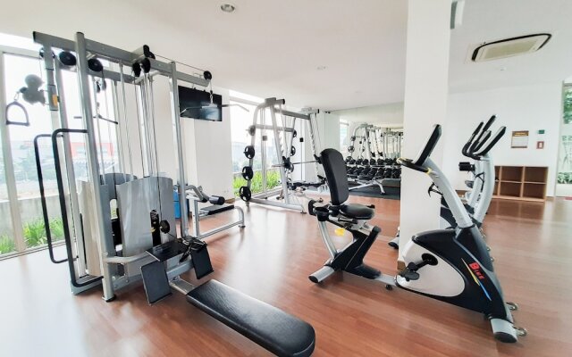 Brand New 1BR Apartment at M-Town Signature