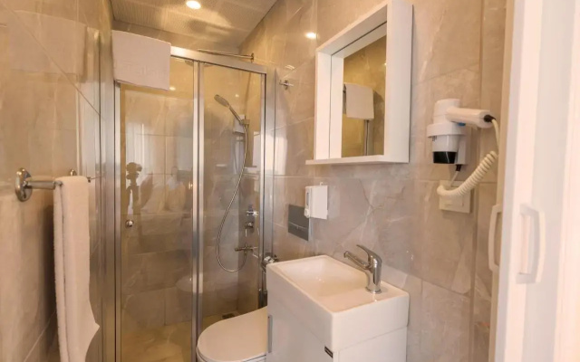Echinus Lara Hotel