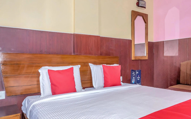 OYO 10685 Hotel Centre Point