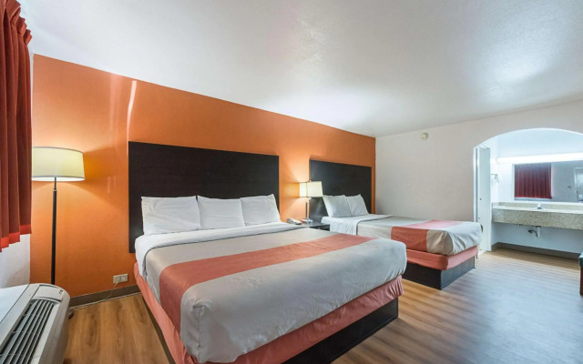Motel 6 San Antonio, TX - I-10 West