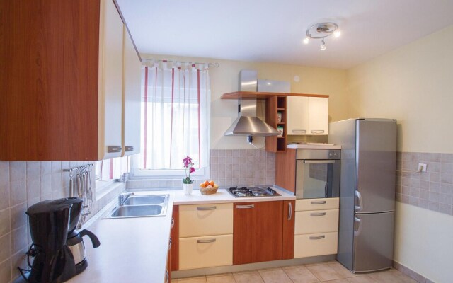 Beautiful Home in Palit With 4 Bedrooms