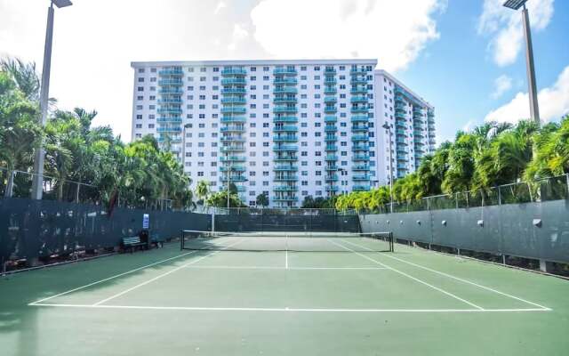 Destination Stays-Ocean View Condo Miami