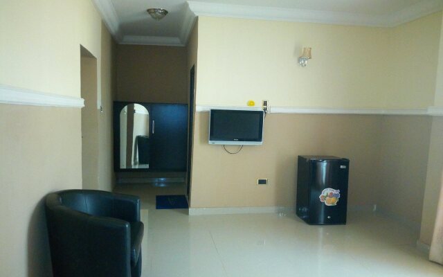 Modroy Hotel and Suites
