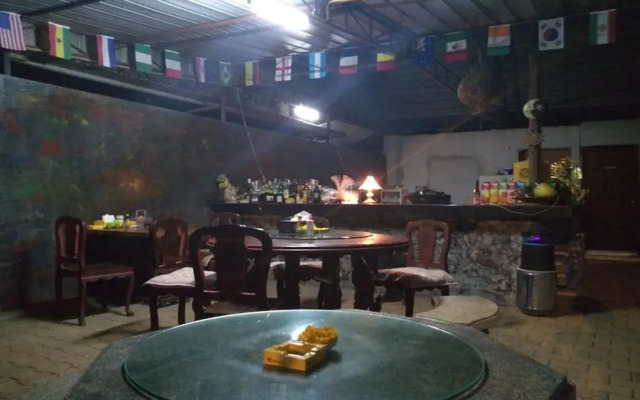 Crossroads House - Hostel