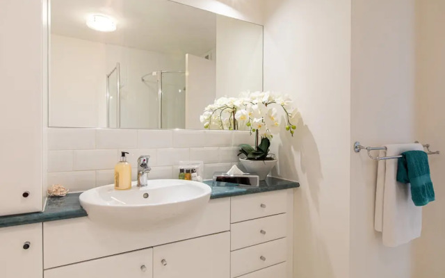 Cults Court Apartment