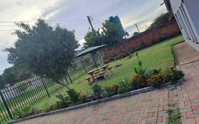 2bed-4guests-garden-nearcentre&attractions