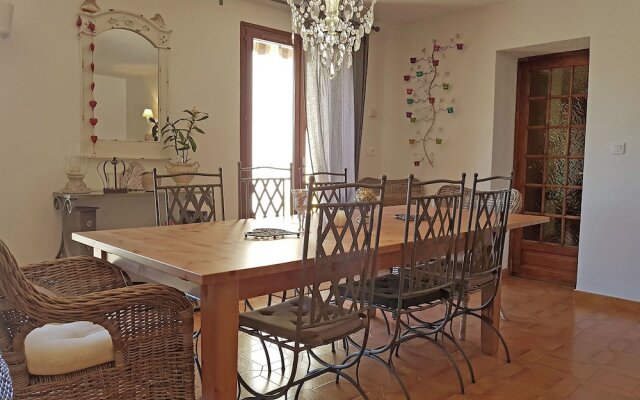 Modern Villa with Swimming Pool in Aups