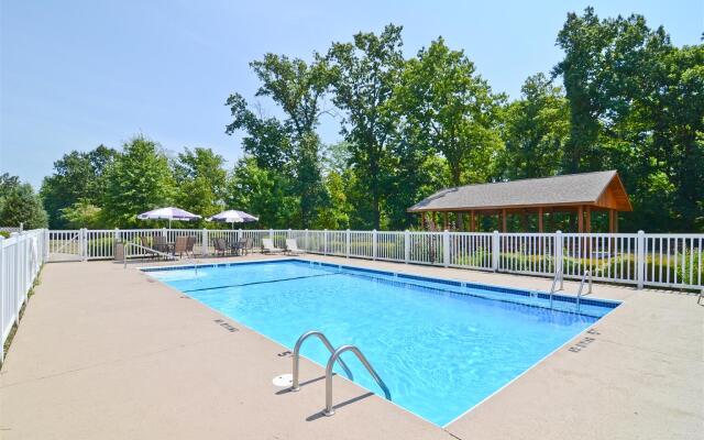 Baymont by Wyndham Chester IL Hotel