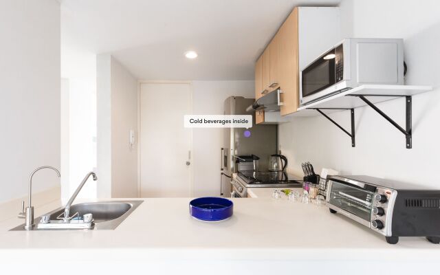 Bright 2BR Condesa Apartment With Balcony