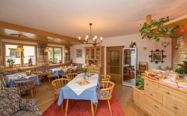 Hölzl Bed & Breakfast