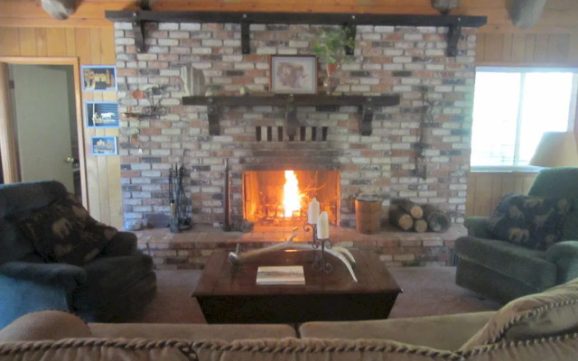 The Red Rooster Lodge