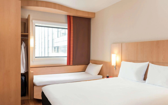 ibis Paris La Défense Esplanade - Image 3