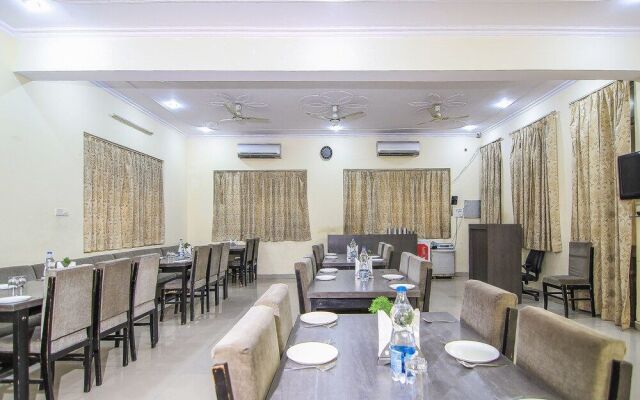 OYO 16897 Hotel Shubham Continental