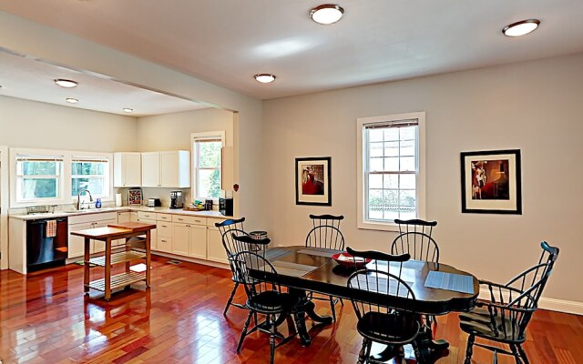 7 3rd Street Home 2 Bedrooms 2 Bathrooms Home