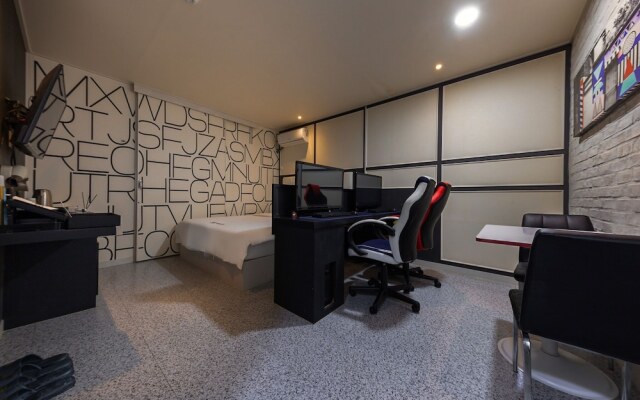2U Motel
