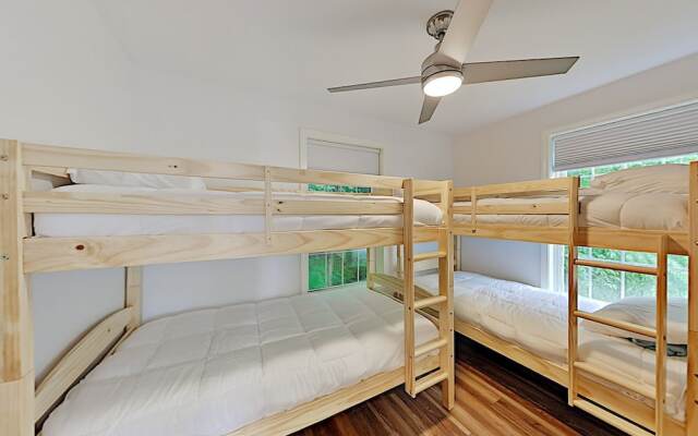 76overrd 3 Bedroom Home