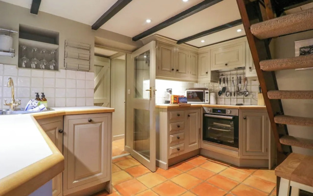 4 Trenhaile Terrace