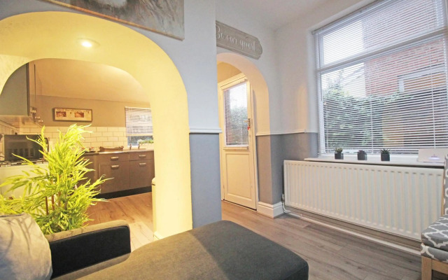 Panton Road - Modern Classic Terrace - Sleeps 12