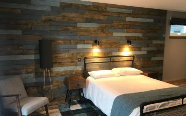 Inchree Rooms & Chalets