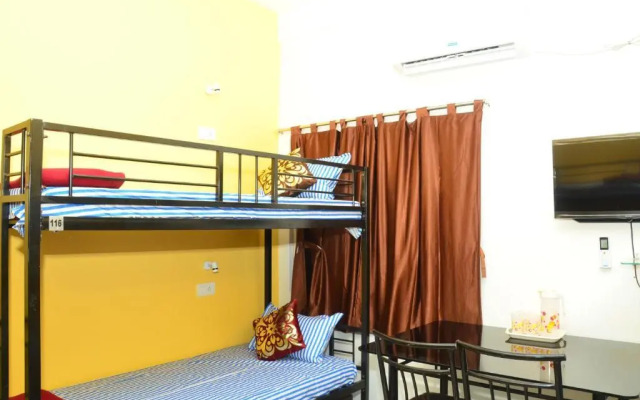 Tranquil AC Luxury Hostel