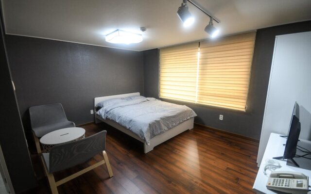 BLUEHUM Guesthouse - Hostel